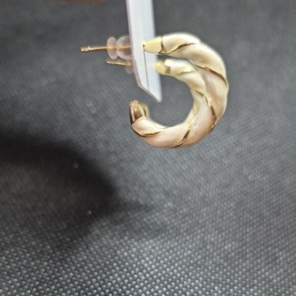 Gold Colored Cream Twisted Rope Hoop Fashion Costume Earrings - Picture 4 of 4